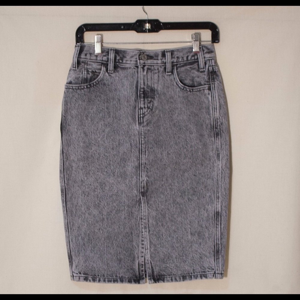 Levi’s Gray Acid Wash Jean Skirt